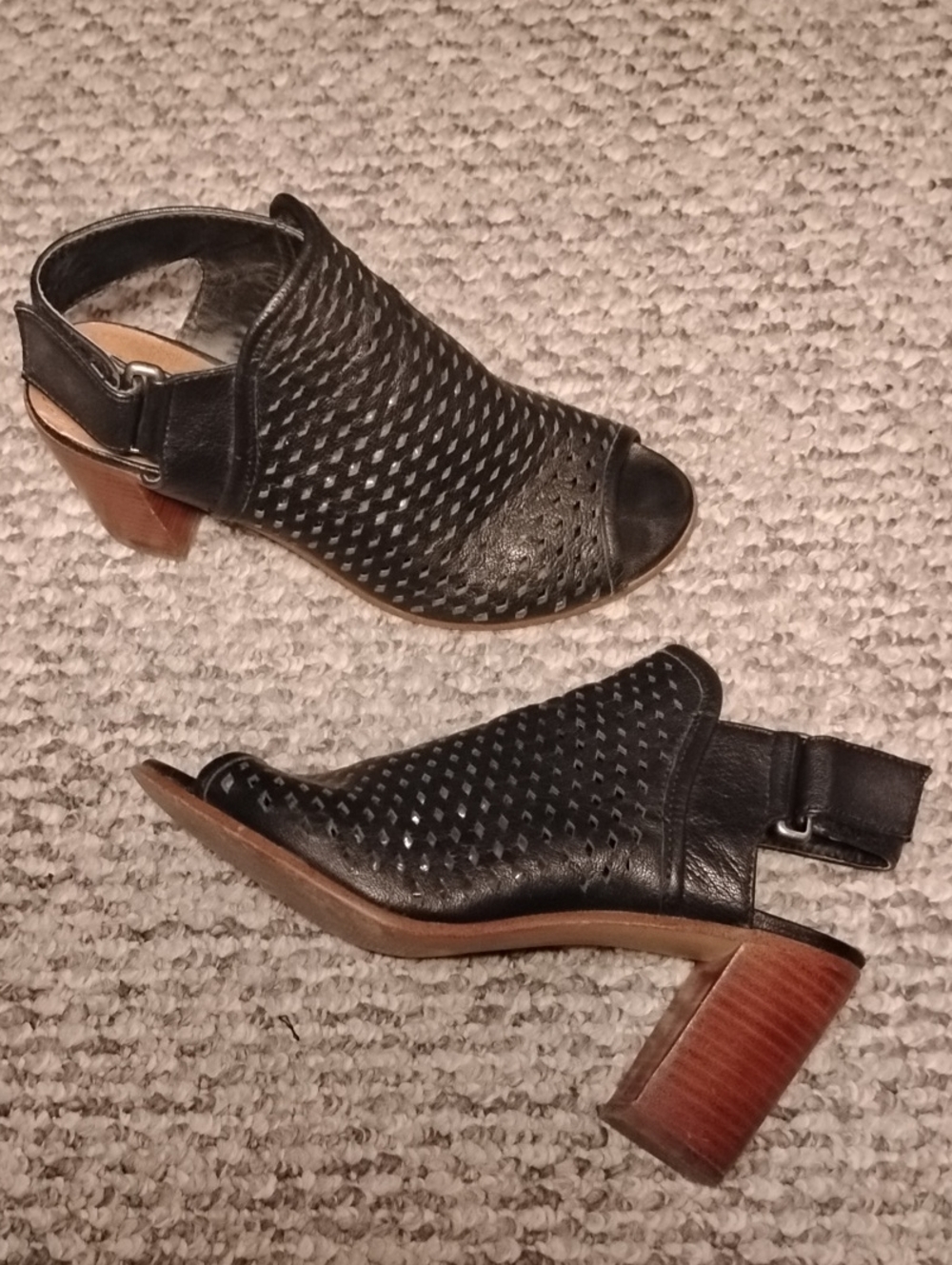 Steve Madden Women's Black Perforated Peep-Toe Block Heel Sandals (Size 7.5)